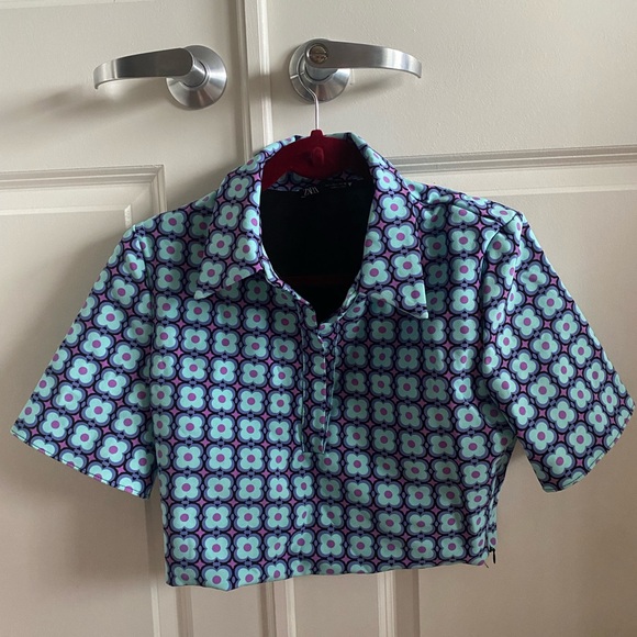 Geometric Patterned Crop Top - Picture 3 of 7